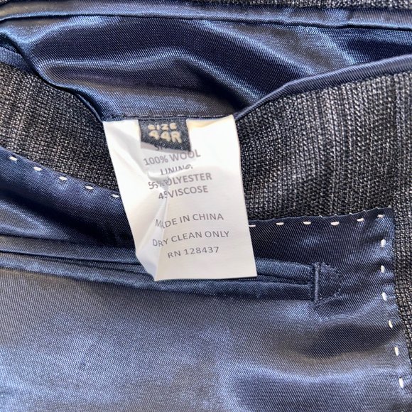 Daniel Hechter Paris dark plaid suit, 44R/38W - Picture 2 of 3